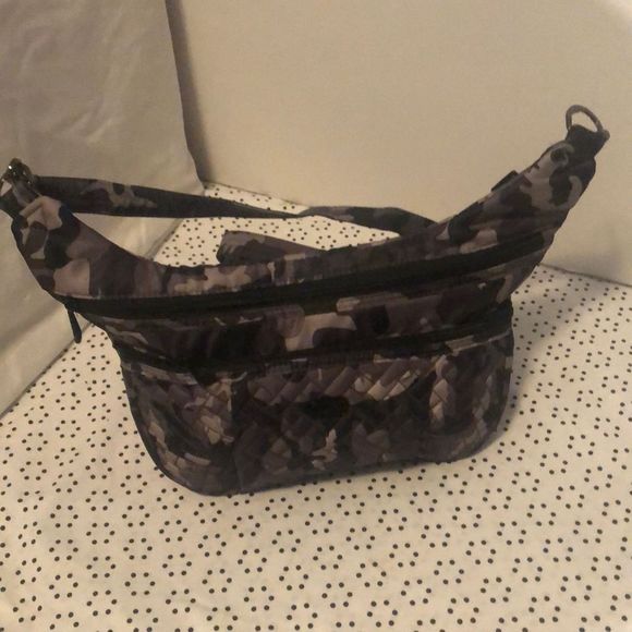 Lug camouflage purse - Picture 1 of 15